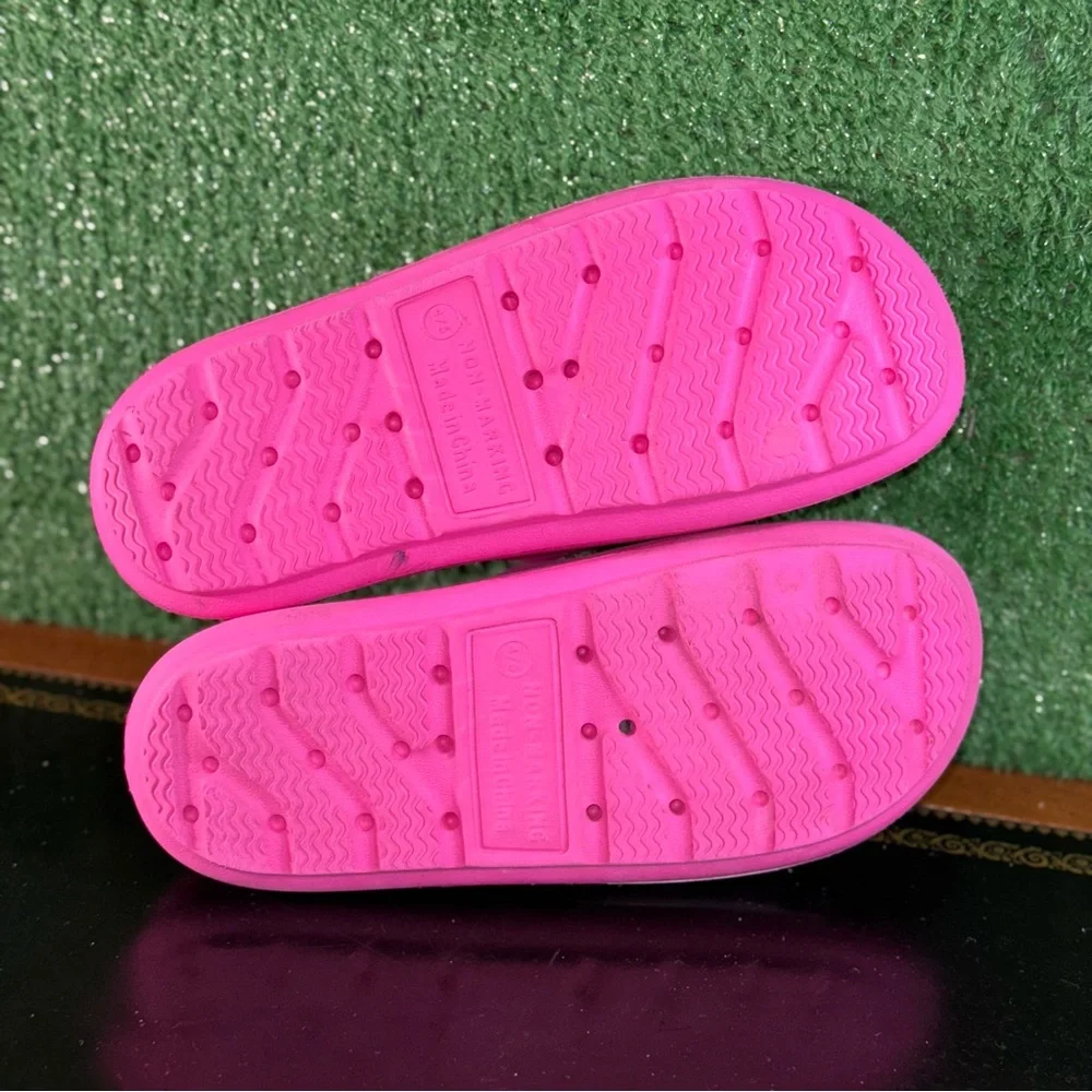 Hello Kitty Pink Slide Sandals Girls Kids Size 4-5 - Picture 6 of 6